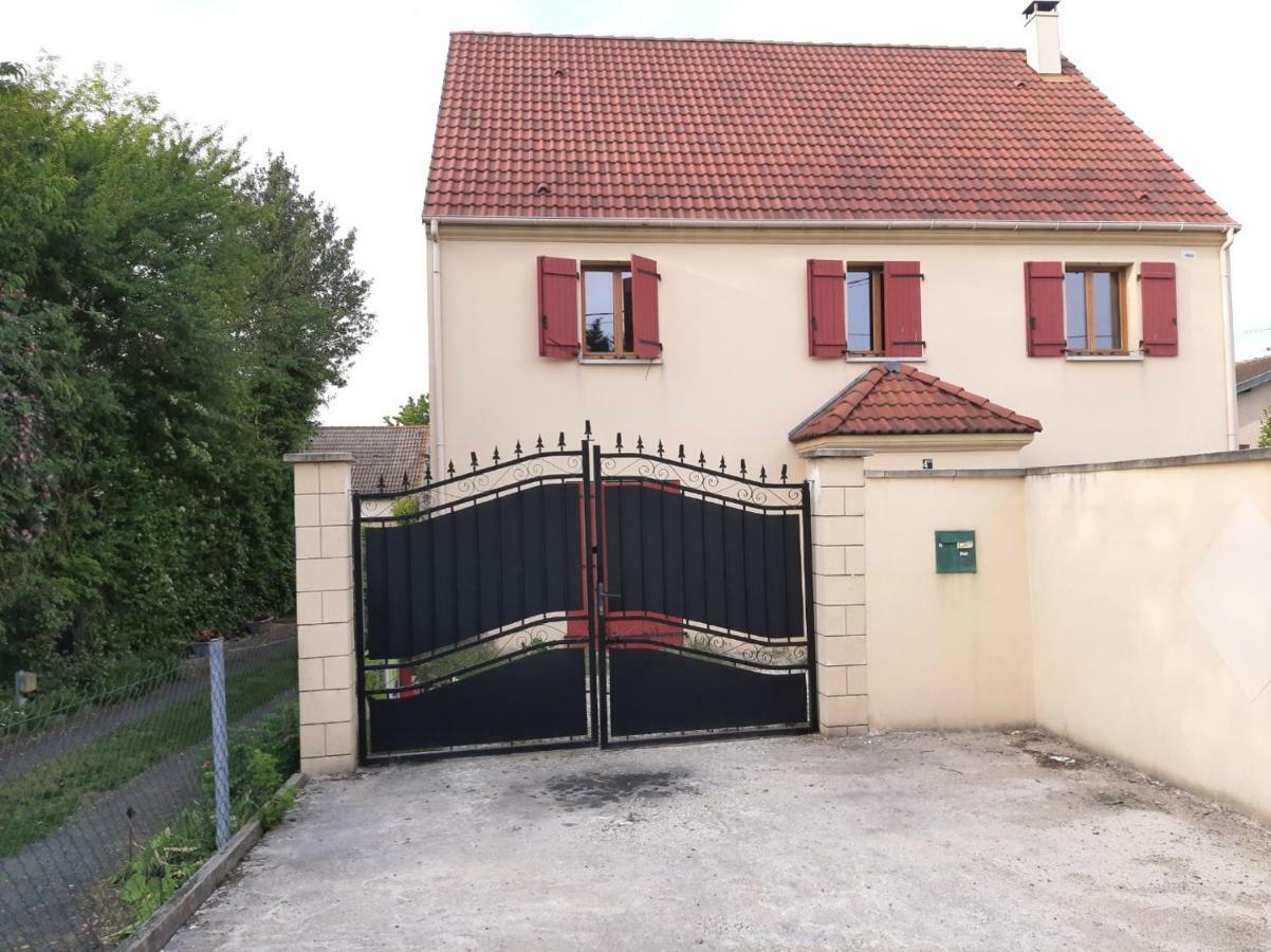 Maison Cheptainville Avec Terrasse Sur Verdure Eksteriør bilde