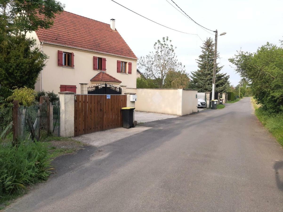 Maison Cheptainville Avec Terrasse Sur Verdure Eksteriør bilde